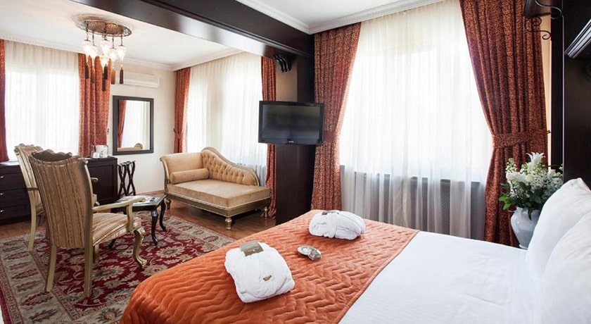 نمای تخت بزرگ سوئیت جونیور