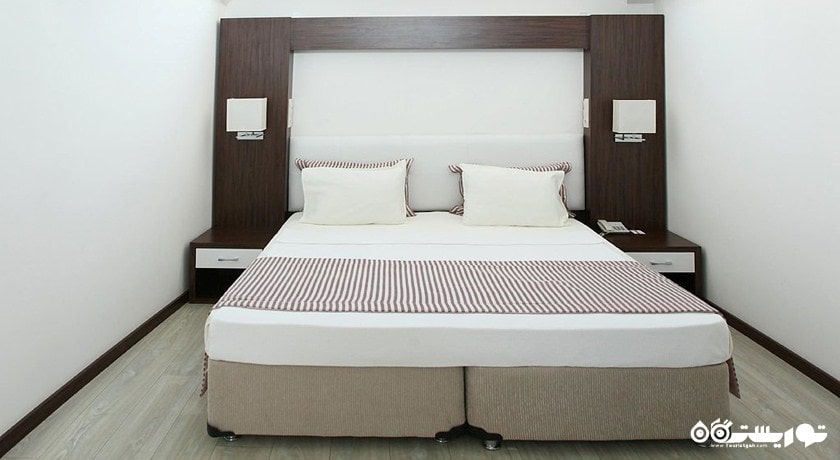 تخت بزرگ اتاق استاندارد