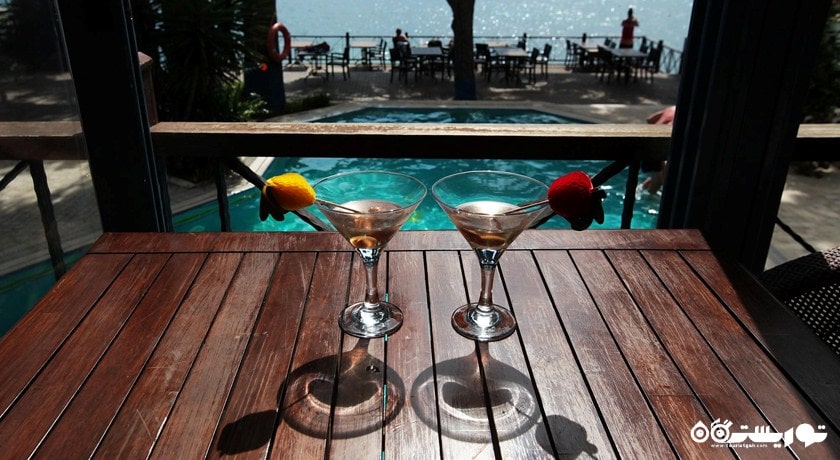 نمای بار استخر