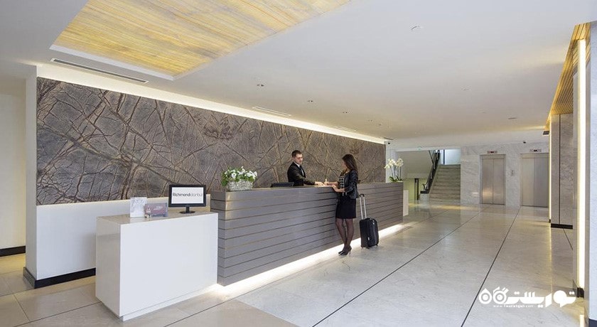 میز پذیرش هتل ریچموند استانبول