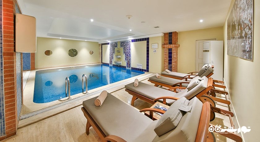 استخر سرپوشیده هتل رامادا استانبول تکسیم