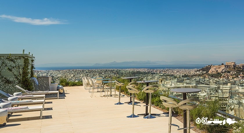 محوطه فضای باز دیبا بار