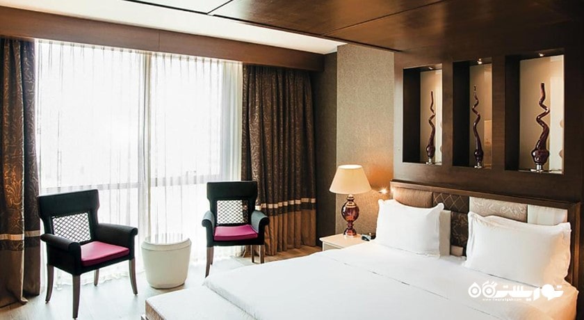 نمای تخت بزرگ اتاق دلوکس