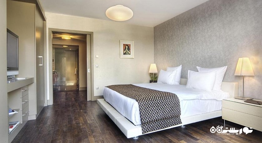 نمای تخت بزرگ سوئیت اگزکیوتیو