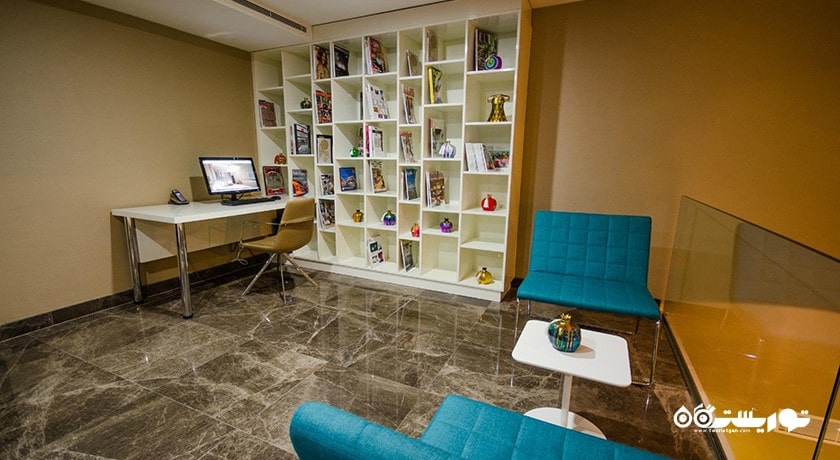 نمای کتابخانه هتل این سیتی نیشانتاشی