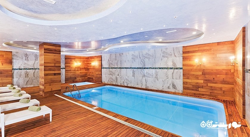 استخر سرپوشیده هتل لیماک یوریژیا لاکچری