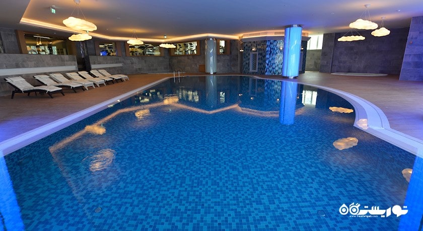 استخر سرپوشیده هتل ویندهام گرند استانبول یوروپ