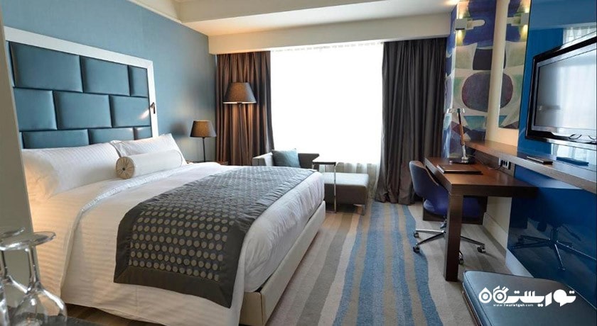 نمای تخت بزرگ اتاق اگزکیوتیو