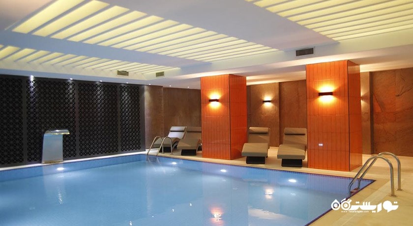 استخر سرپوشیده هتل ویکتوری اند اسپا