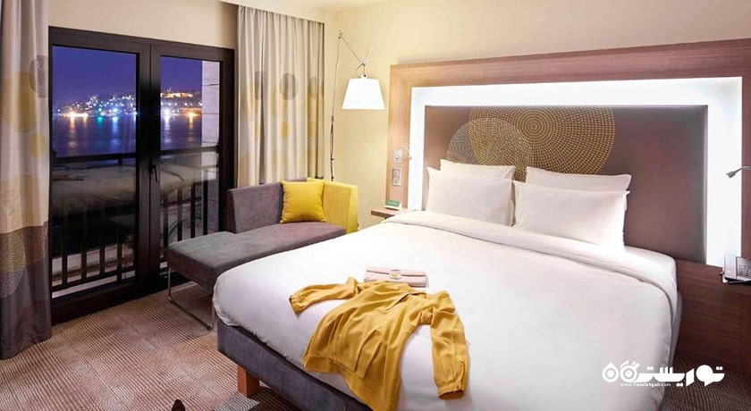 نمای تخت بزرگ سوئیت اگزکیوتیو