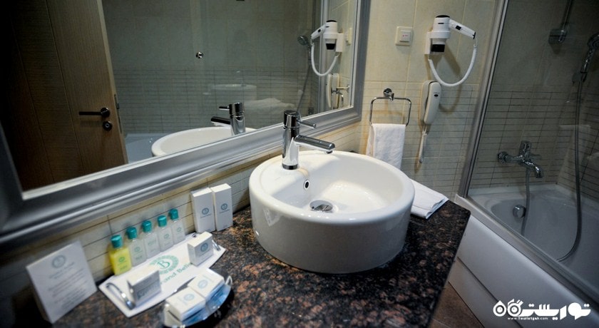 حمام و سرویس بهداشتی اتاق ها