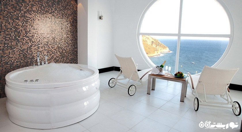 جکوزی موجود در سوئیت کینگ