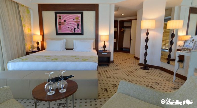تخت بزرگ سوئیت هتل