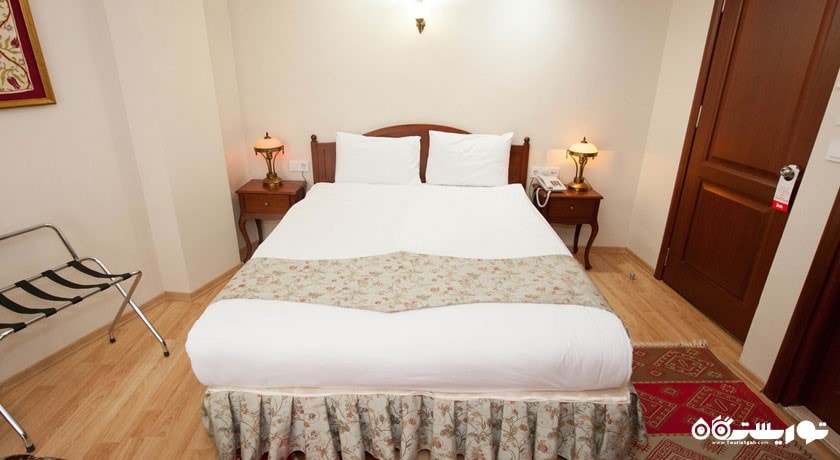 تخت بزرگ اتاق استاندارد