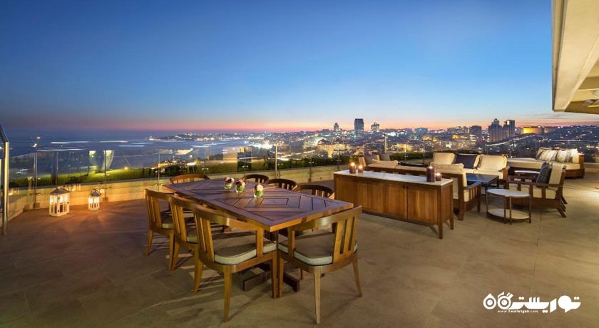 نمایی از تراس بزرگ سوئیت پرزیدنشال