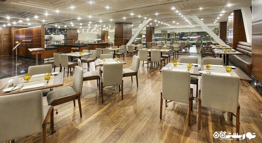 نمای کلی از رستوران گانوس