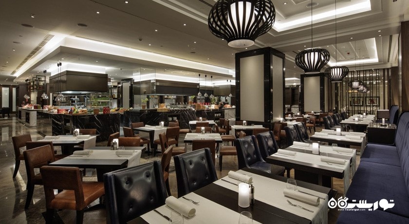 رستوران گلوب هتل هیلتون بومونتی