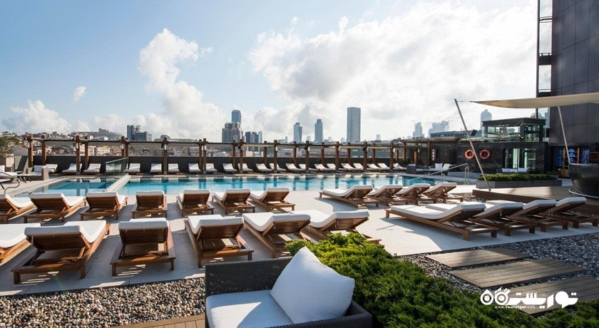 استخر روباز هتل هیلتون بومونتی