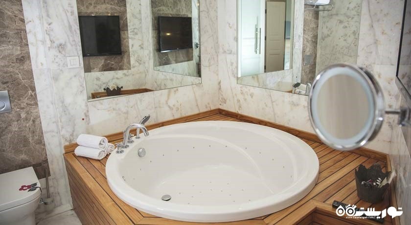 وان جکوزی سوئیت کرنر