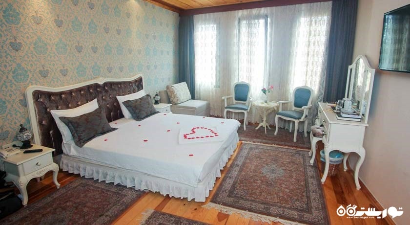 تخت بزرگ اتاق سوپریور