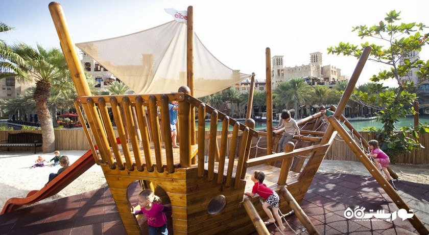 محوطه بازی مخصوص کودکان