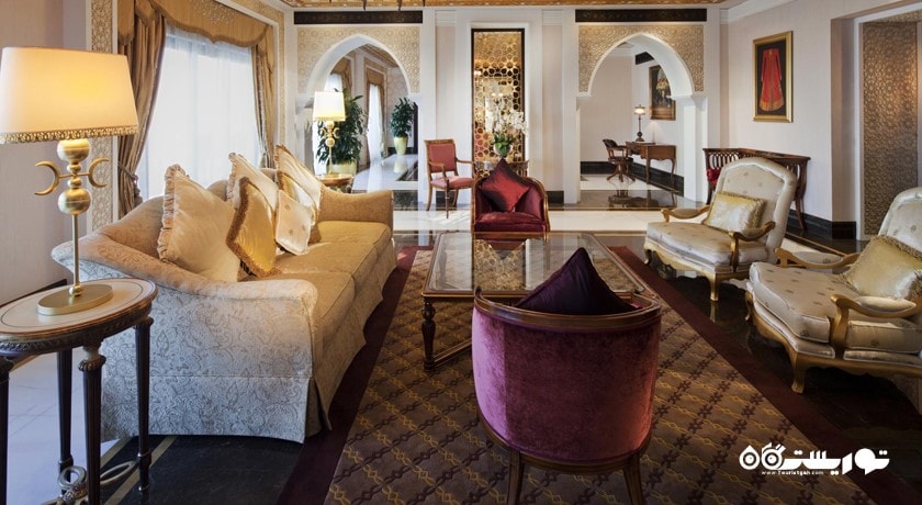 محوطه نشیمن اقامتگاه سی فرانت رویال