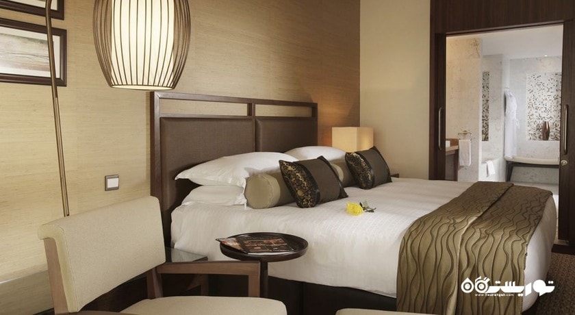 تخت بزرگ اتاق کلاب