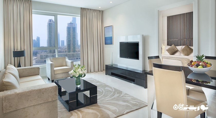 محوطه نشیمن سوئیت سه خوابه