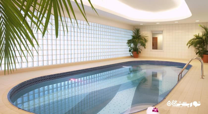 استخر سرپوشیده هتل دبی اینترنشنال