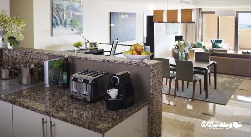 نمای آشپزخانه آپارتمان دو خوابه