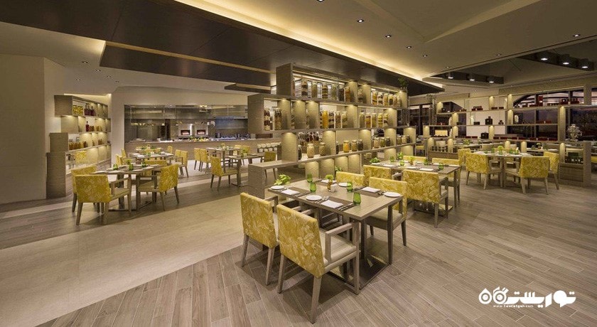 نمای رستوران بین المللی سرفا