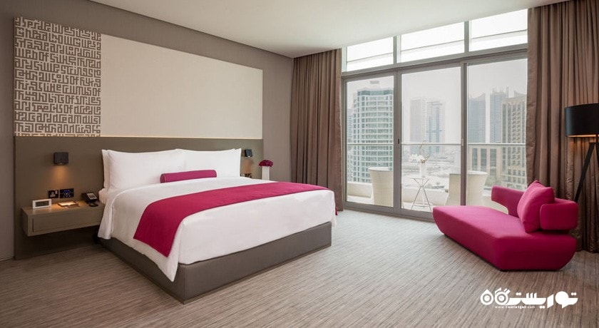 نمای تخت بزرگ اتاق کلاب