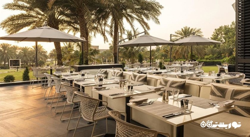 محوطه فضای باز رستوران گیلس