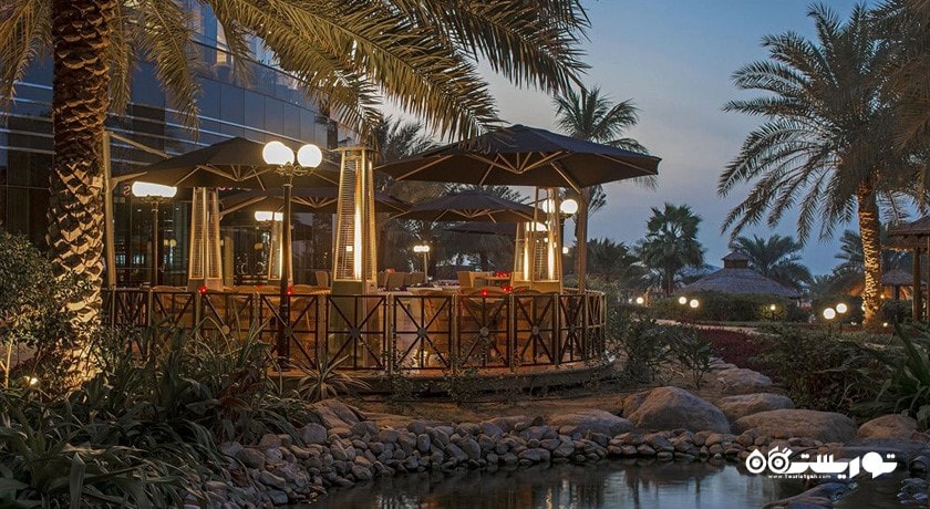 بار ورزشی شیدز هتل ل رویال مردیین بیچ 