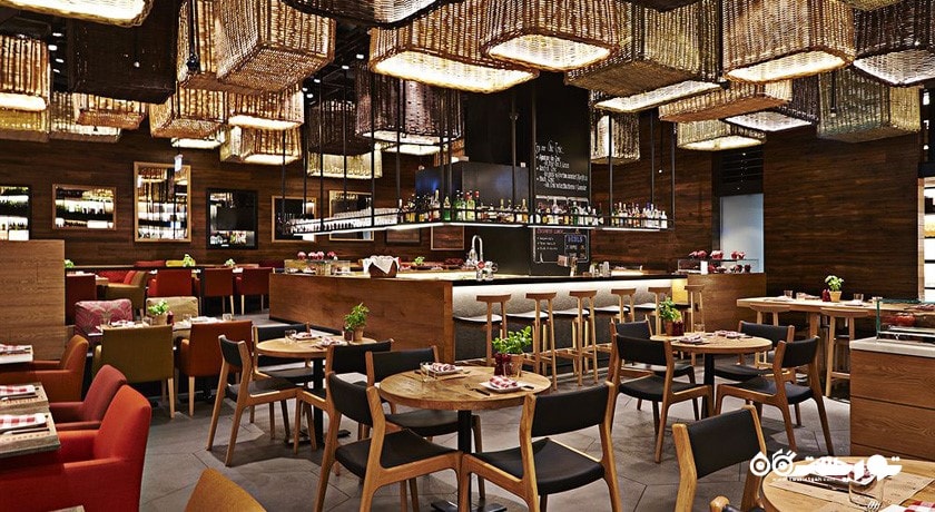 نمای رستوران بین المللی آسپن