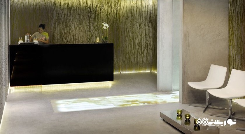 میز پذیرش مرکز سلامتی و اسپا