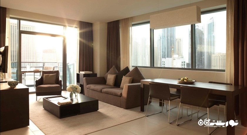 محوطه نشیمن اقامتگاه یک خوابه