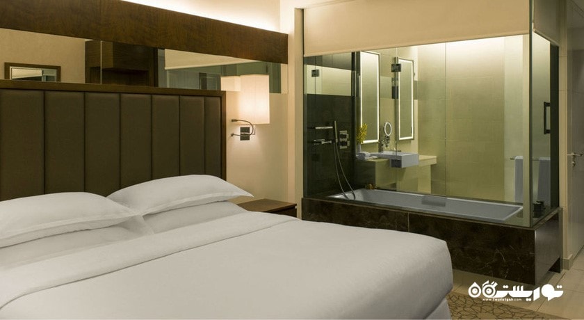 نمای تخت بزرگ اتاق کلاسیک