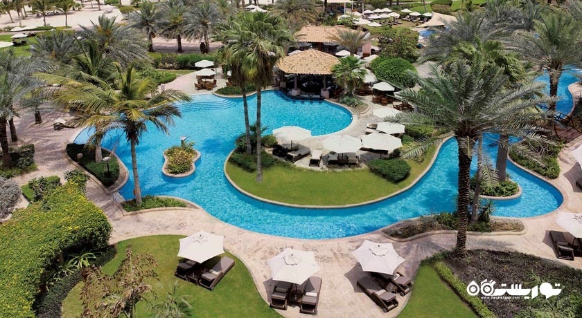 نمای کلی از گلف پاویلیین