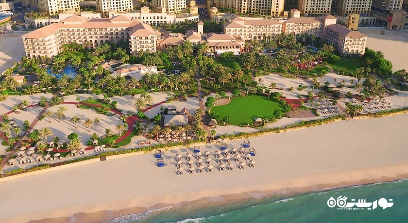 نمای ساحل هتل دِ ریتر کارلتون