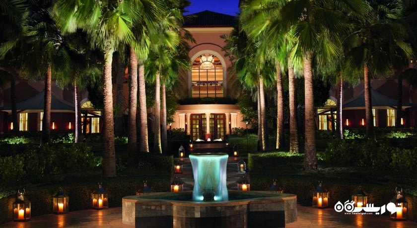 آبنمای زیبای هتل دِ ریتر کارلتون