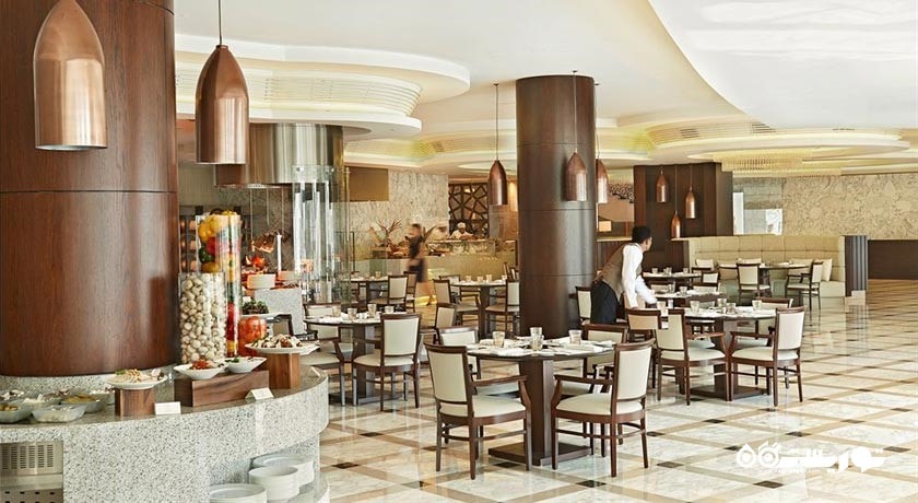 نمای رستوران بین المللی مزری