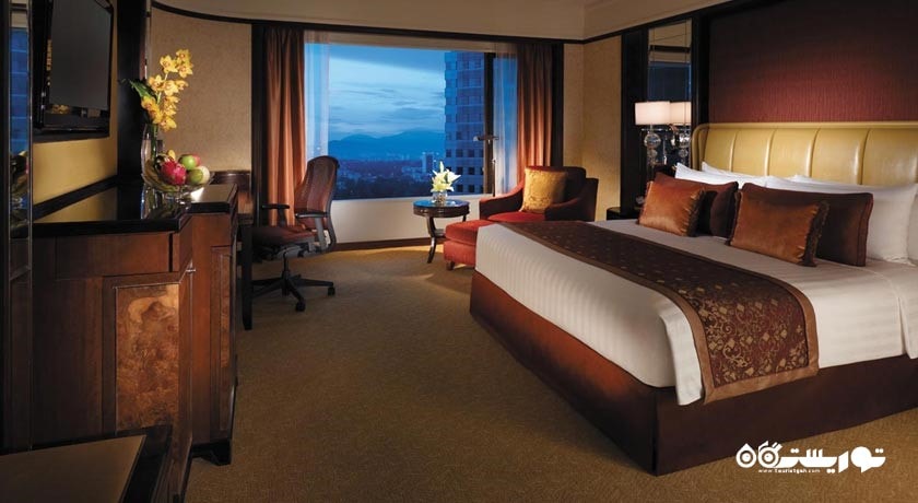 تخت بزرگ اتاق پرمیر کلاب