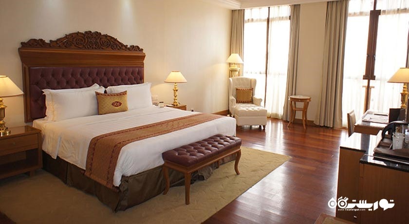 نمای تخت بزرگ اتاق کلاب
