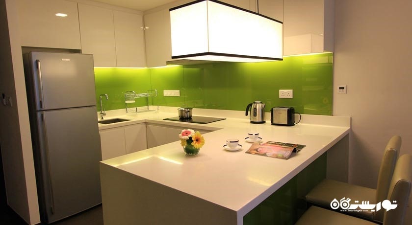 نمای آشپزخانه آپارتمان استودیو