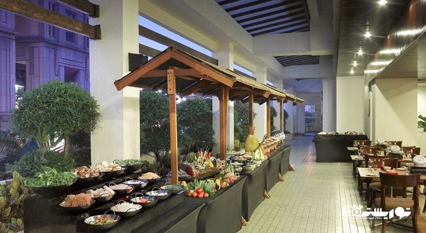 رستوران کنار استخر استیم بت اند باربیکیو