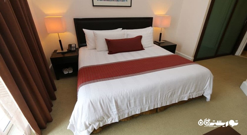 تخت بزرگ آپارتمان دلوکس یک خوابه