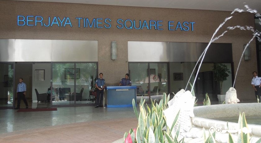 درب ورودی هتل سایمز سرویس سوئیتز