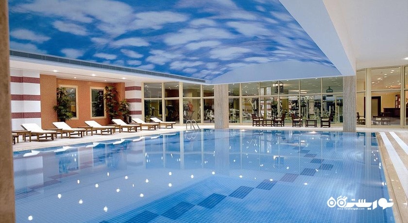 استخر روباز هتل گرند جواهر