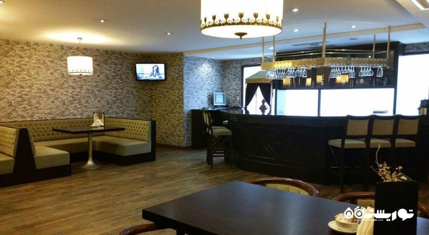 نمای لابی بار هتل آدلا